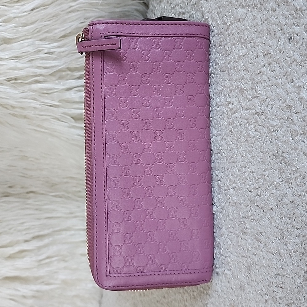 Gucci Lilac Embossed Wallet - Picture 2 of 11